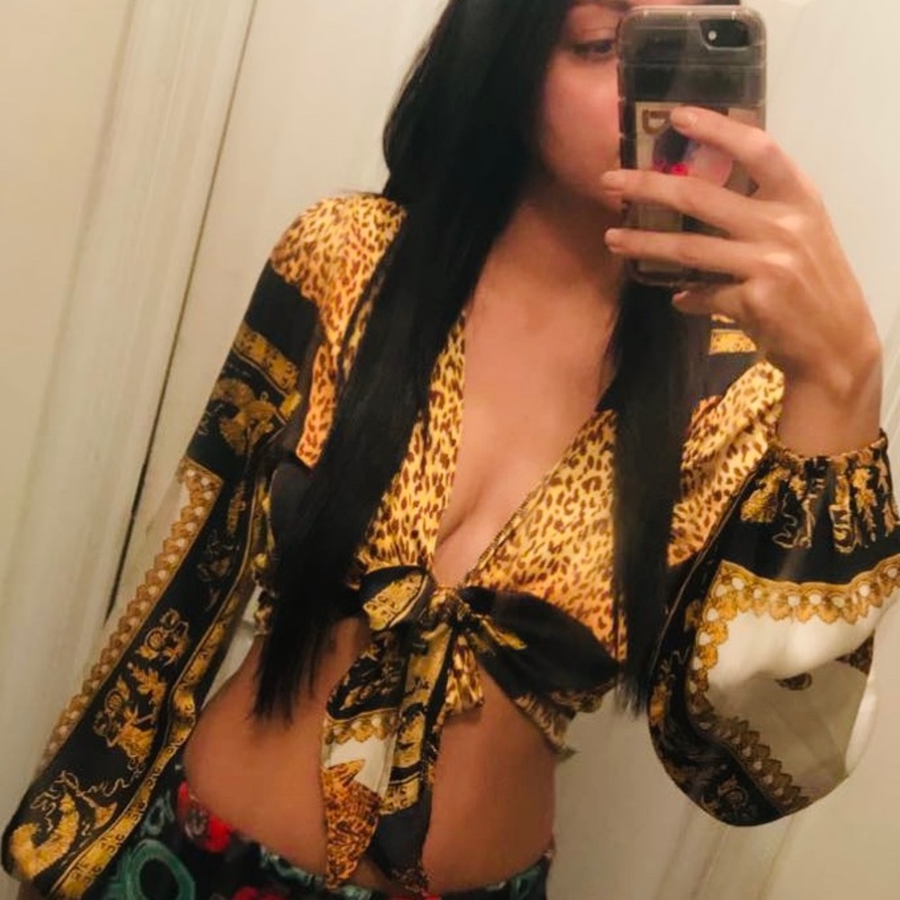 Versace (not really) printed tie in front top!